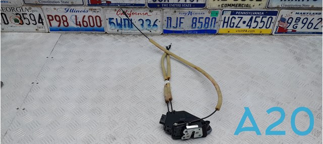 Замок задней правой двери  825004NP0A NISSAN