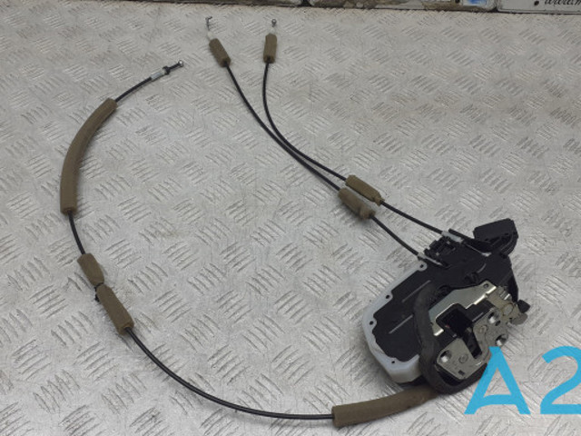 Замок задней левой двери 825015AA0A NISSAN
