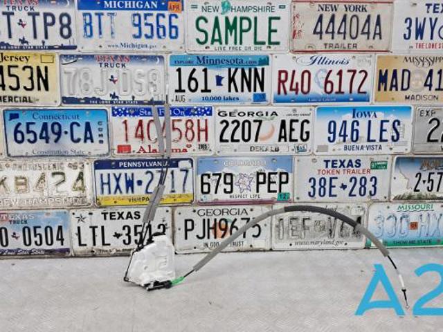 Замок задней двери, левой 825016RR0A NISSAN