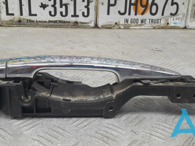 Ручка задней двери, наружная 826409N00A NISSAN