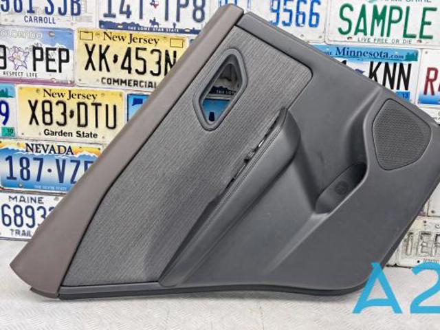 Карточки обшивки задних дверей 829A16RR7A NISSAN