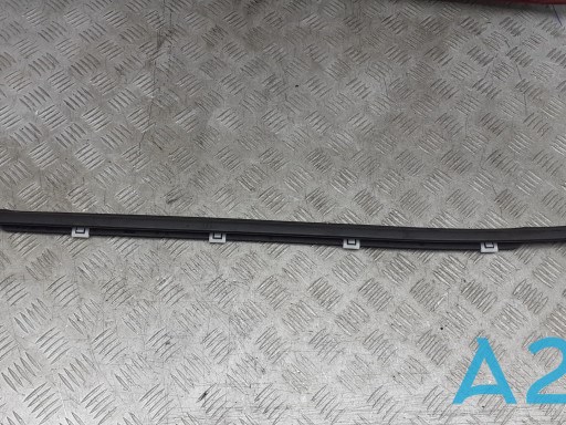 Молдинг опускного стекла двери задней, левой 83210J9000 HYUNDAI