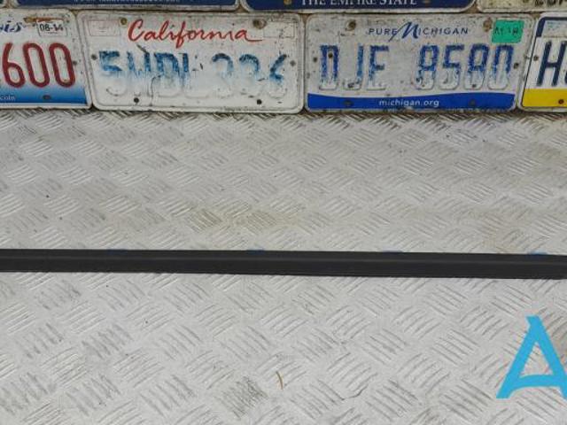 Молдинг опускного стекла двери задней, правой 83220G5000 HYUNDAI
