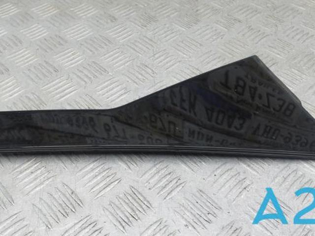 Накладка двери задней правой вертикальная 83280C5000 HYUNDAI