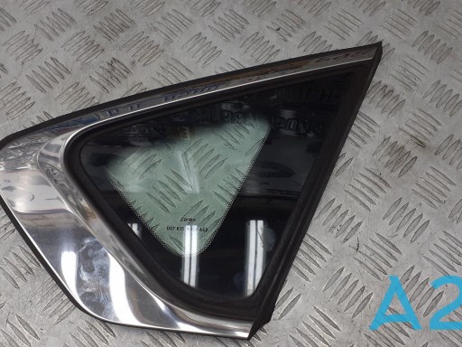 Стукло багажника, правое 833003TA1A NISSAN