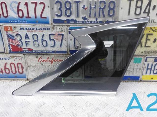 Стекло кузова/багажного отсека, правое 833005NA0C NISSAN