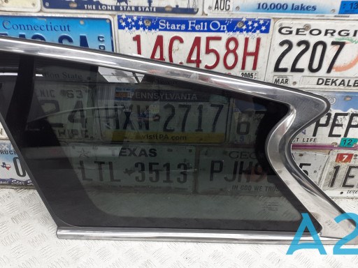 Стекло багажника, левое 833013JA3A NISSAN