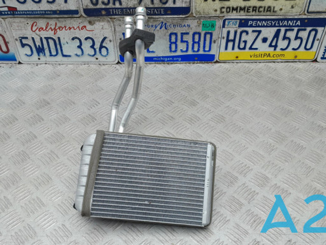 Радиатор отопителя 84206592 GM