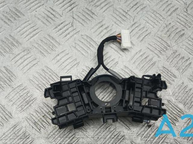 Переключатель подрулевой, центральная часть 8431911010 TOYOTA