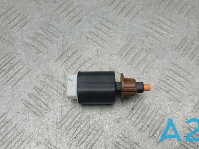 Лягушка стоп сигнала 8434049105 TOYOTA
