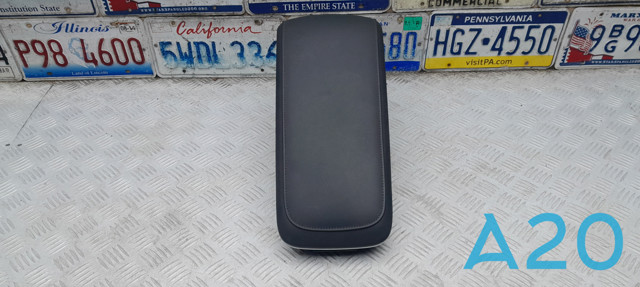 Подлокотник заднего сидения 84660GI000NNB HYUNDAI