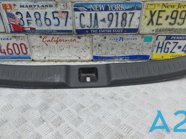 Облицовка задней панели багажника 849925NA0A NISSAN