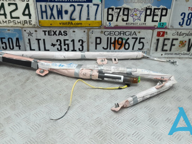 Левая шторка безопасности 85010F3200 HYUNDAI