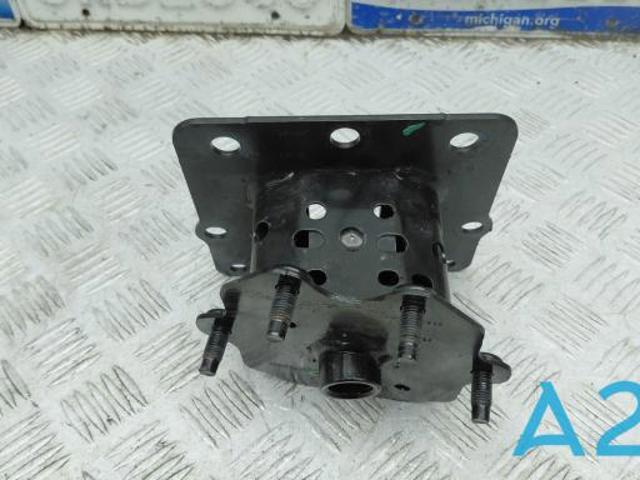 Кронштейн усилителя заднего бампера 852105NA0A NISSAN