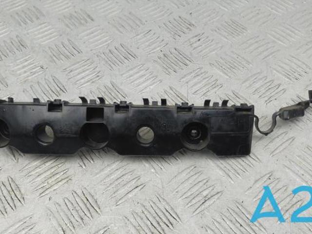 Направляющая заднего бампера, правая 852205NA0A NISSAN