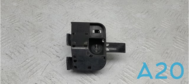 Правый кронштейн крепления бампера заднего 852295SK0A NISSAN