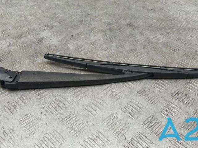 Поводок дворника заднего стекла 86532SC080 SUBARU
