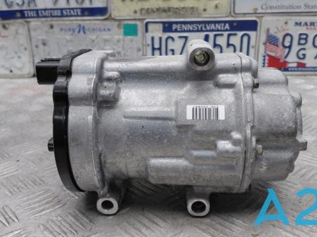 Компрессор системы кондиционирования 8837033051 TOYOTA