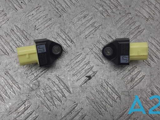 Датчик Эйрбэг передний 8983128040 TOYOTA