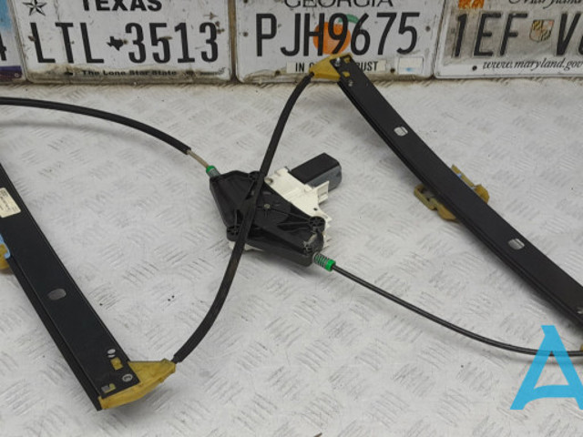 Стеклоподъемник с электродвигателем 8K0837461A VAG