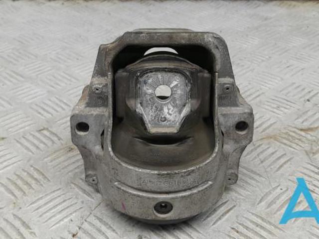 Подушка двигателя левая/правая 8R0198381B VAG