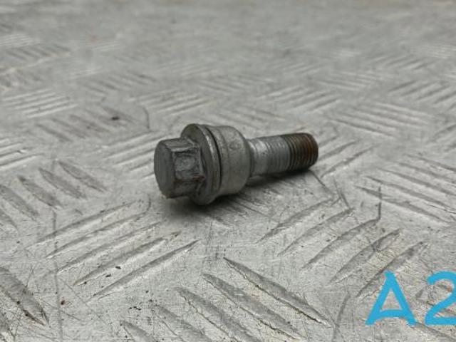 Колесный болт Audi Q3