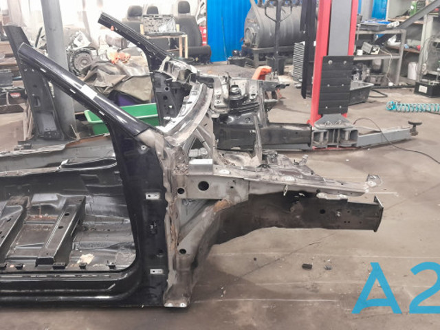 8R0809840 Боковина кузова правая купить Харьков