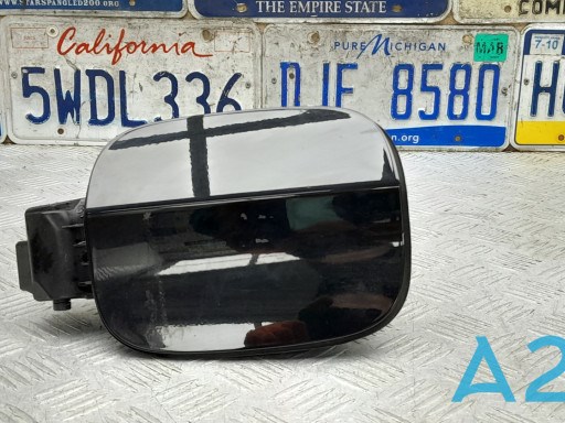 8R0809907AGRU VAG лючок топливного бака