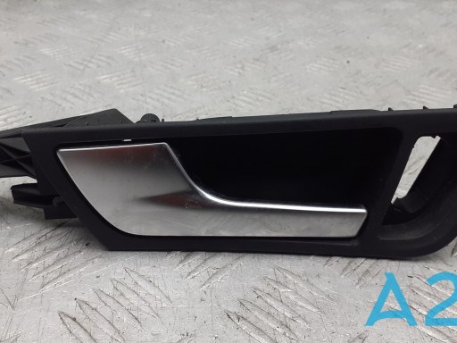 Ручка двери передней внутренняя левая 8R0837019A6PS VAG
