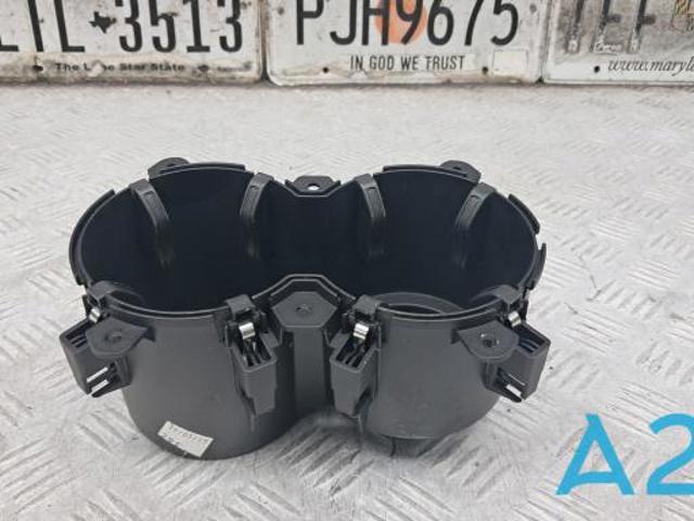 Подстаканник подлокотника центральной консоли 8R0862533B5Q0 PORSCHE