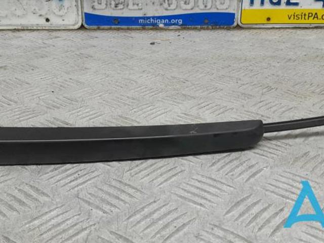 Рычаг-поводок дворника заднего стекла 8R09554071P9 VAG