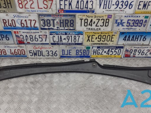 VAG 8R181940301C Водосток лобового стекла, жабо в наличии Черкассы