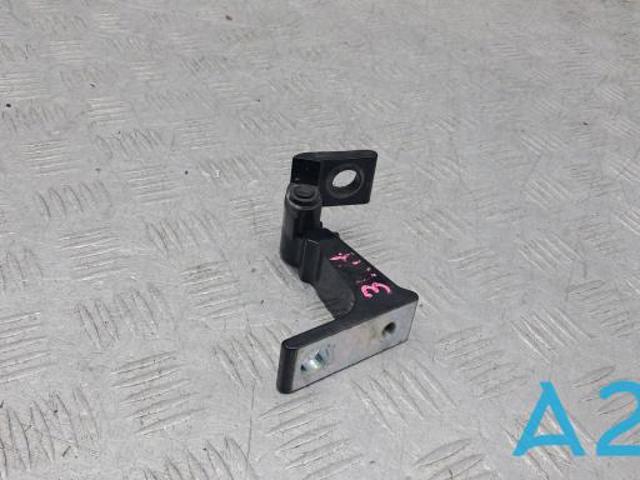 Петля передней двери правая 8S0833406B VAG