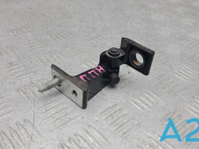VAG 8S0833406B Петля двери передней правой в наличии Чернигов