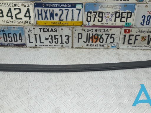 Резинка уплотнительная под капот 8T0823723B VAG