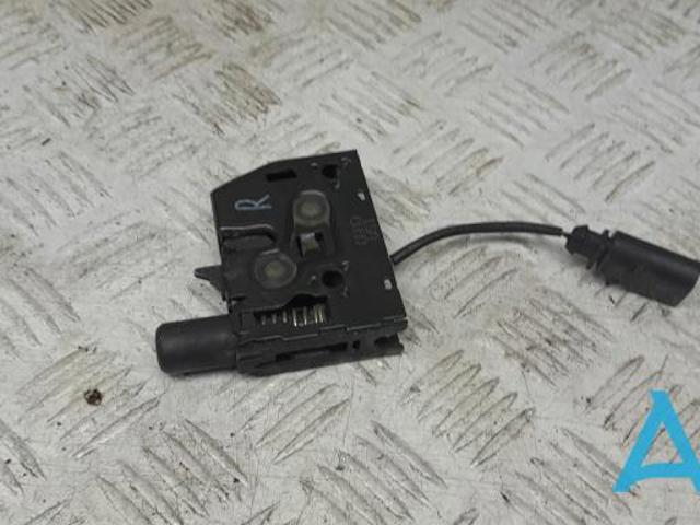 Замок капота 8U0823509 VAG