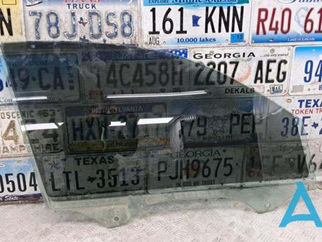 Стекло передней двери, правой 8U0845202 VAG