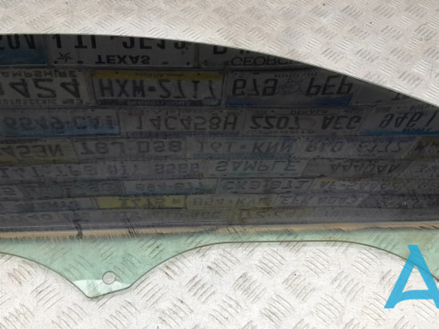 8U0845202 Стекло двери передней правой купить Ровно