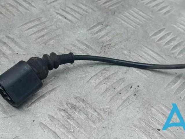 Датчик износа колодок 8V0615437 VAG