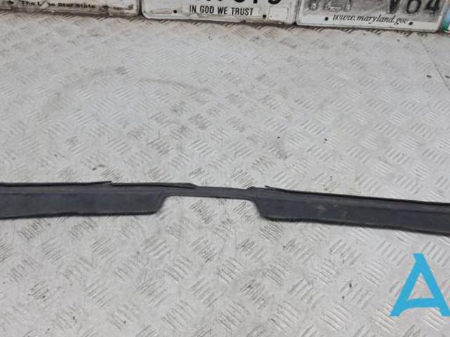 VAG 8V0823126B Уплотнитель капота в наличии Винница