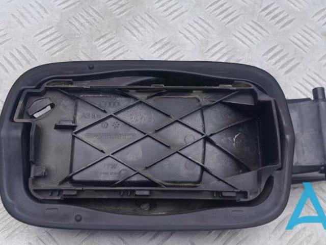 Лючок б/бака Audi A3