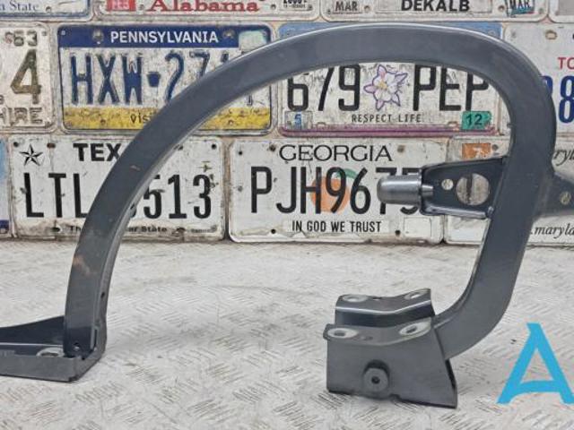 Петля крышки багажника 8V5827302C VAG