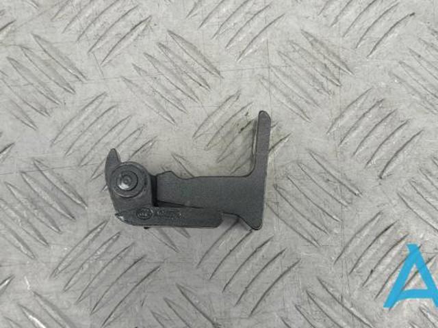 Петля водительской двери 8V5833403C VAG