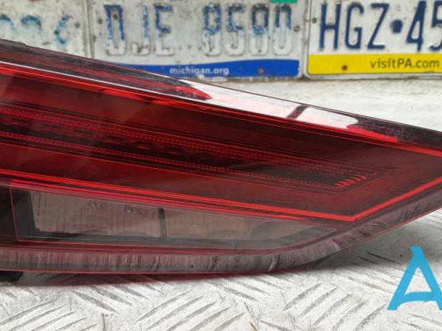Задний левый стоп 8V5945075B VAG