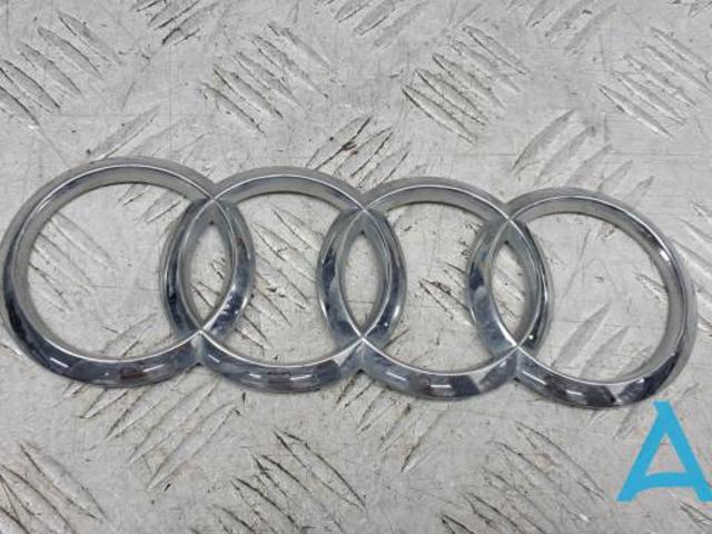 Фирменный значек на багажник 8V78537422ZZ VAG