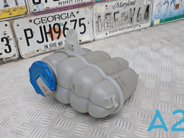  Расширительный бачок 8W0121405E VAG