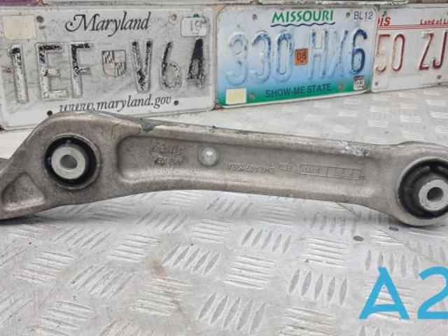 Рычаг передней подвески нижний, правый 8W0407152C VAG