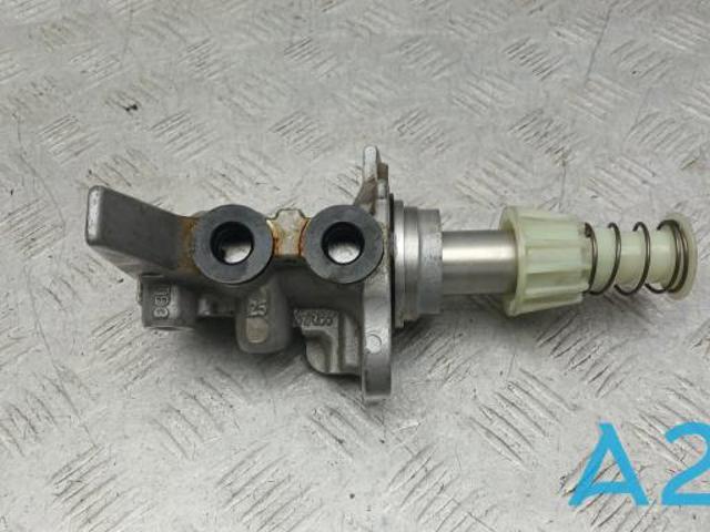 Цилиндр тормозной, главный 8W0611021 VAG
