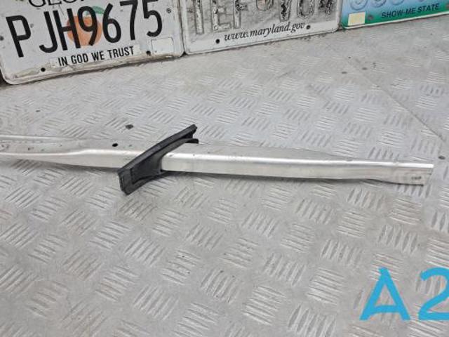 Распорка передних стоек подвески левая 8W0805645A VAG