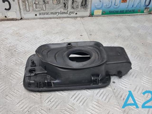 Корпус заливной горловины топливного бака 8W0809906 VAG